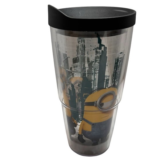 Tervis 24oz Minions Plastic Tumbler with Lid Preowned - Picture 3 of 10
